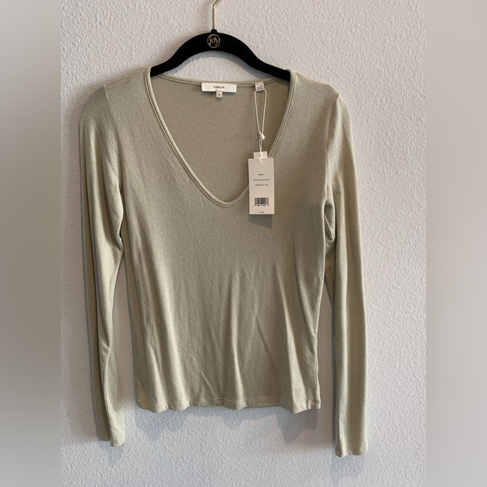 Vince Vneck T pale sage size xsmall NWT